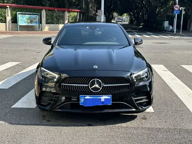 Mercedes-Benz E-Class — Фото автомобиля 2