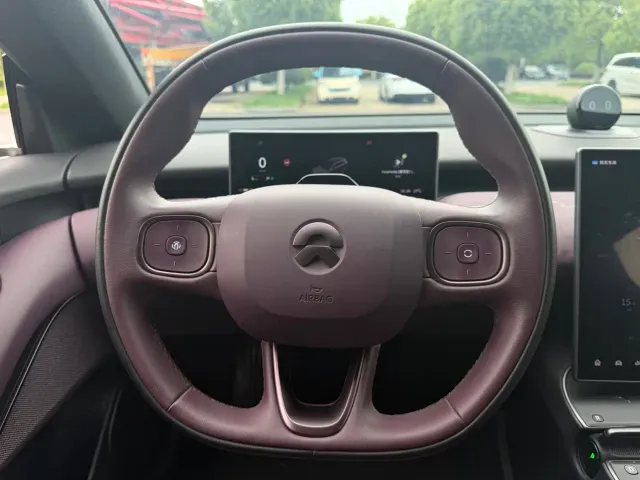 Nio ET5 Touring — Фото автомобиля 6