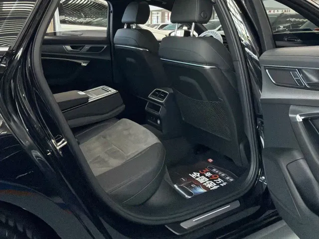 Audi A6L — Фото автомобиля 23