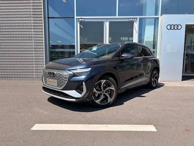 Фотография автомобиля — Audi Q4 e-tron