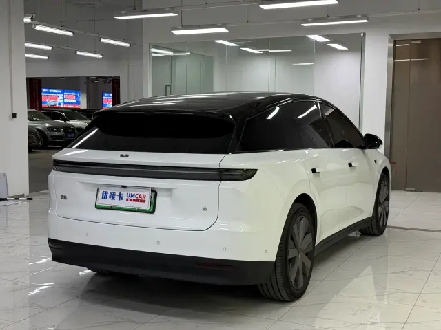 Li Auto i6 — Фото автомобиля 4
