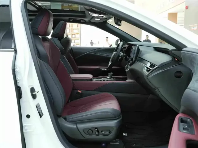 Lexus Lexus RX 2023 500h 4WD F SPORT Performance — Фото автомобиля 12