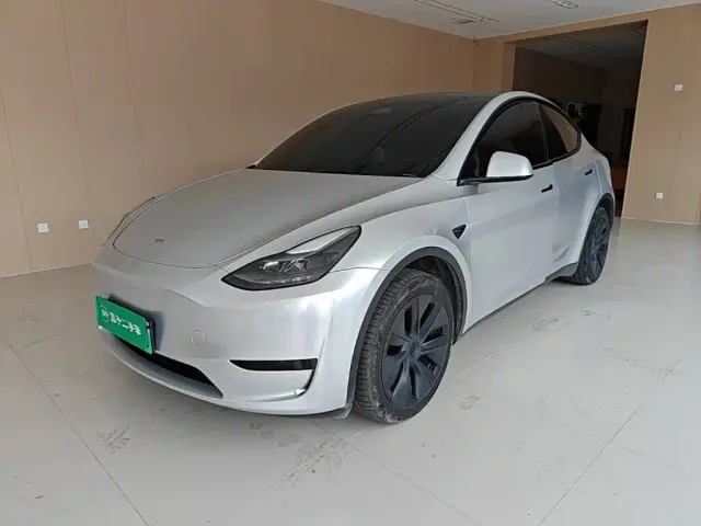 Фотография автомобиля — Tesla Model Y