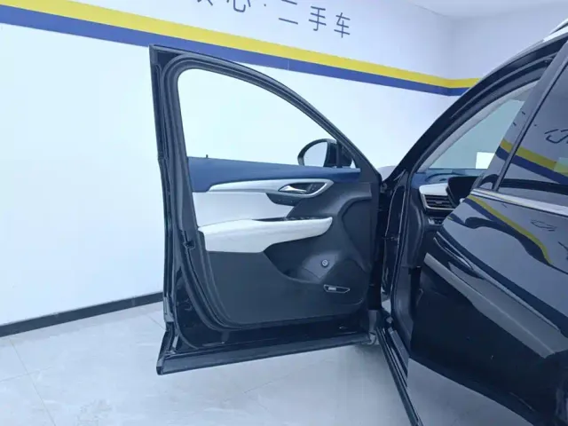Buick Envision Plus — Фото автомобиля 7