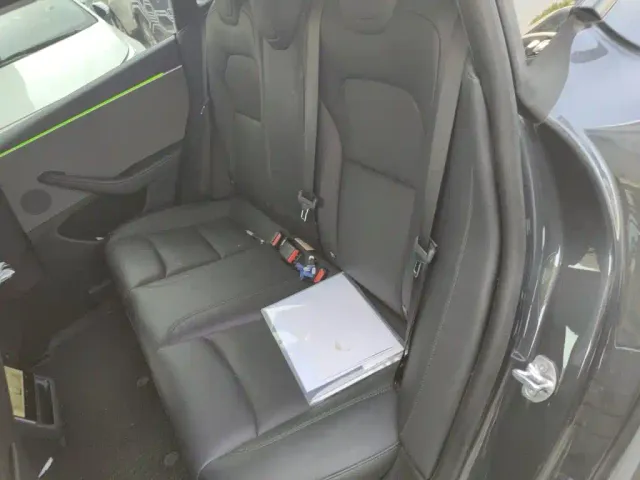 Tesla Model 3 — Фото автомобиля 13