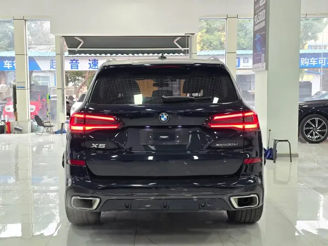 BMW X5 — Фото автомобиля 14