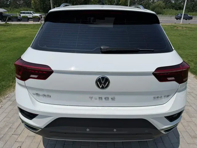 Volkswagen T-Roc — Фото автомобиля 2