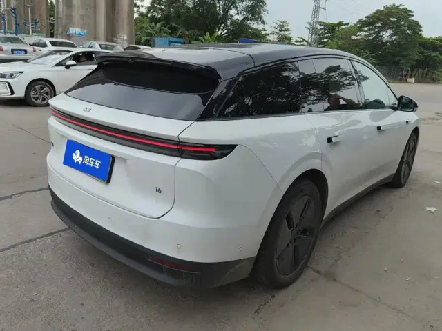 Li Auto i6 — Фото автомобиля 3
