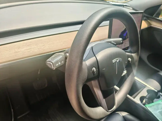 Tesla Model Y — Фото автомобиля 15