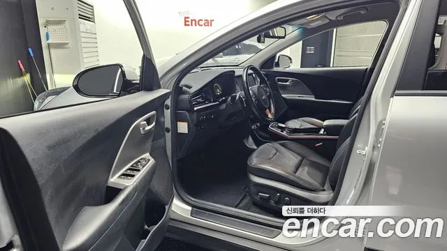 Kia Niro — Фото автомобиля 10
