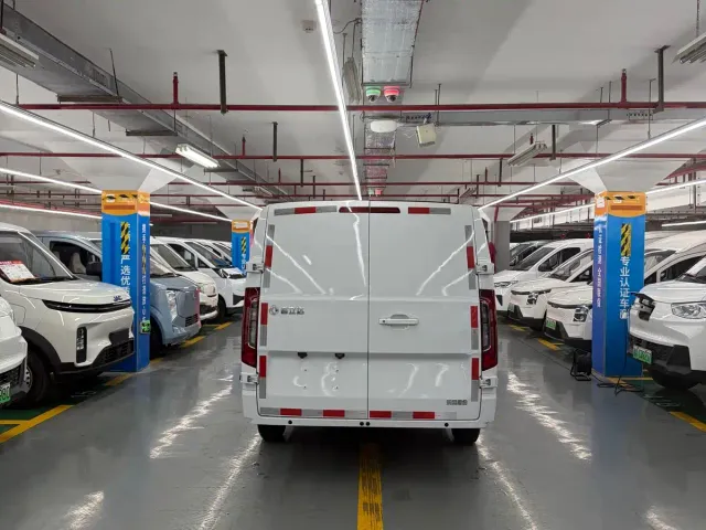 Dongfeng Dragon Glory 9S — Фото автомобиля 6