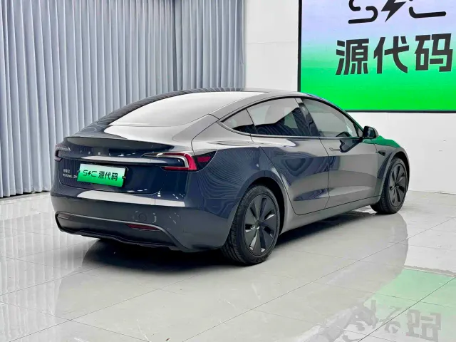 Tesla Model 3 — Фото автомобиля 19