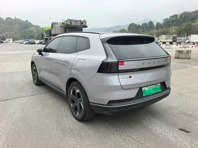Volvo XC70 Plug-in Hybrid — Фото автомобиля 7