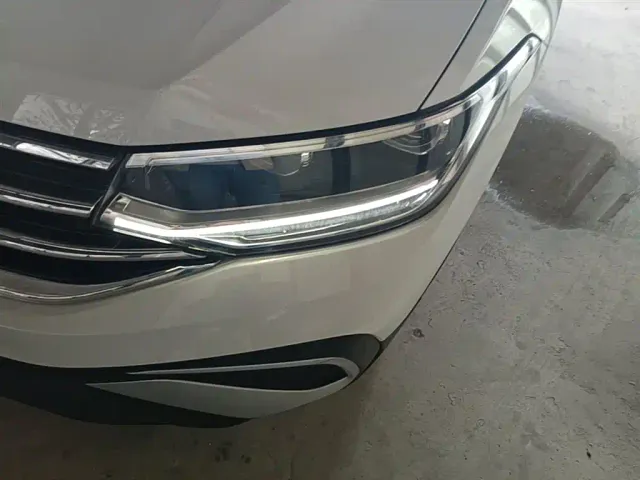 Volkswagen Tiguan L — Фото автомобиля 23