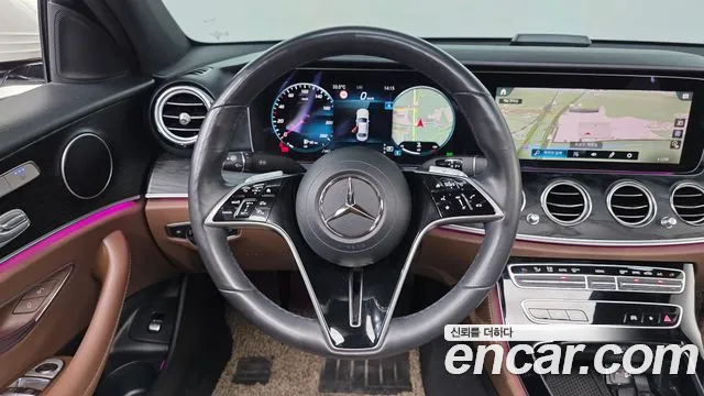 Mercedes-Benz E-Class — Фото автомобиля 14