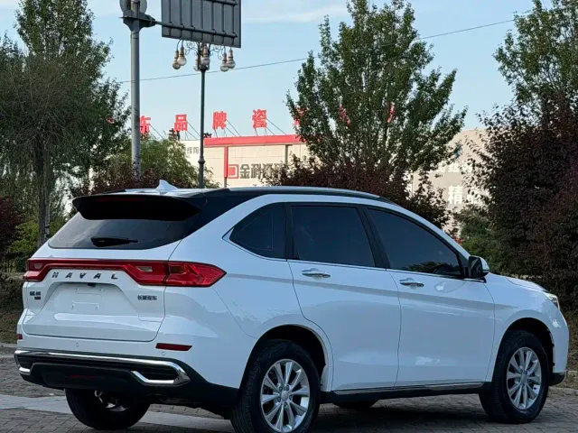 Haval M6 — Фото автомобиля 4