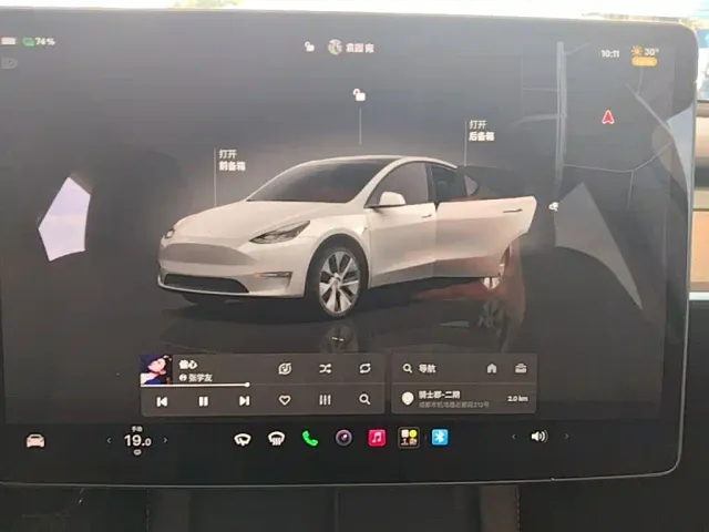 Tesla Model Y — Фото автомобиля 12