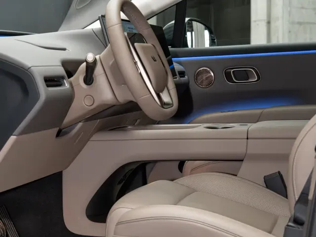 Li Auto i8 — Фото автомобиля 6