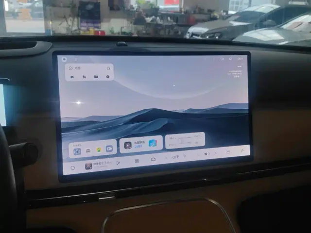 Geely Galaxy Starship 7 EM-i — Фото автомобиля 13
