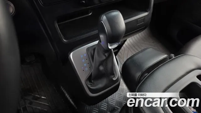 Hyundai Staria — Фото автомобиля 9