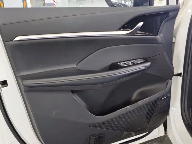 Roewe RX5 eMAX — Фото автомобиля 10