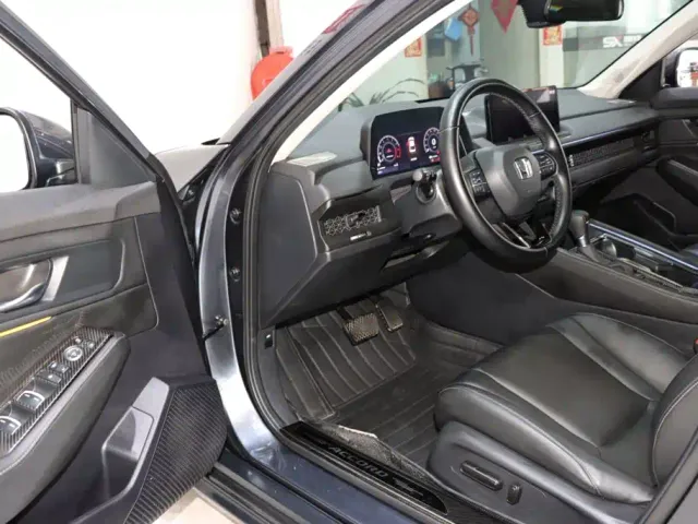 Honda Accord — Фото автомобиля 9