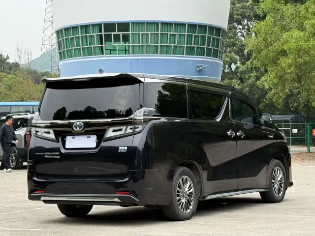 Toyota Vellfire — Фото автомобиля 18