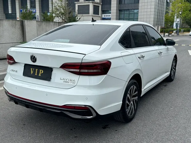 Volkswagen Lavida — Фото автомобиля 9
