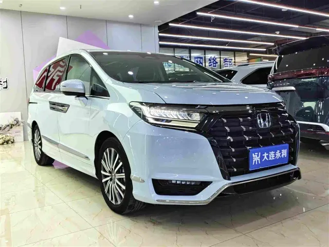 Honda Elysion — Фото автомобиля 3