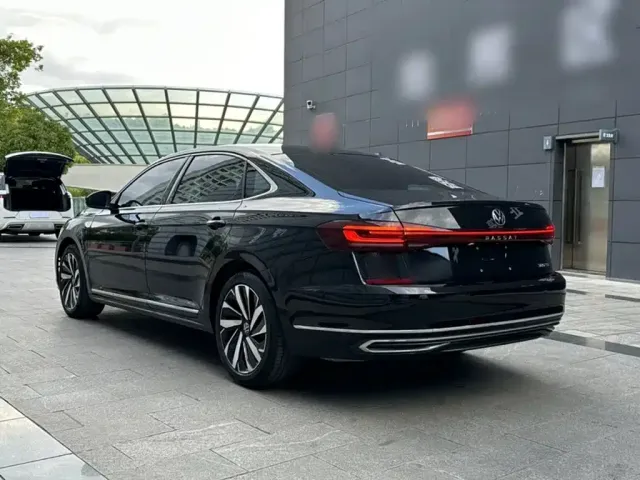 Volkswagen Passat — Фото автомобиля 13