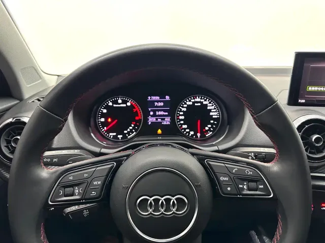 Audi Q2L — Фото автомобиля 15