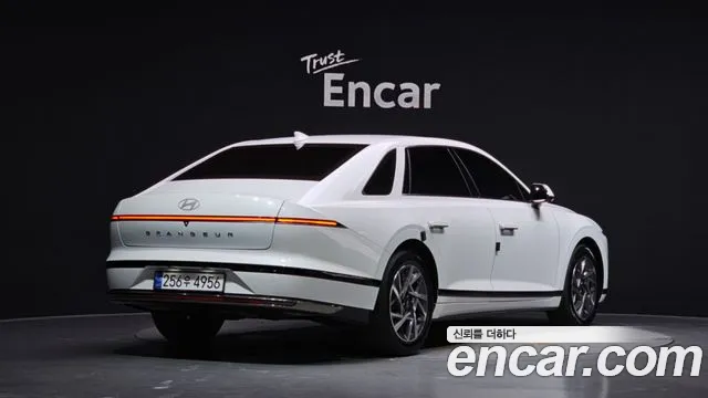 Hyundai Grandeur GN7 — Фото автомобиля 2
