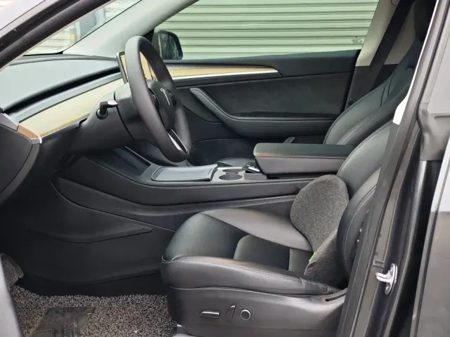 Tesla Model Y — Фото автомобиля 7