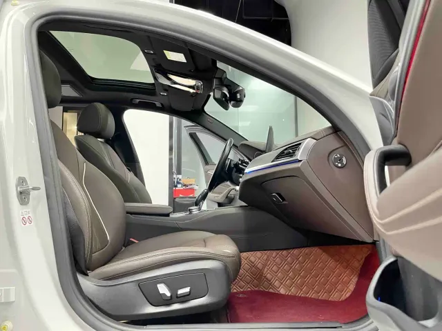 BMW 5 Series — Фото автомобиля 6