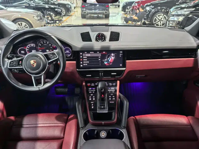 Porsche Cayenne — Фото автомобиля 12