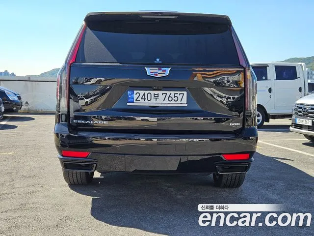 Cadillac Escalade Generation 5 — Фото автомобиля 3