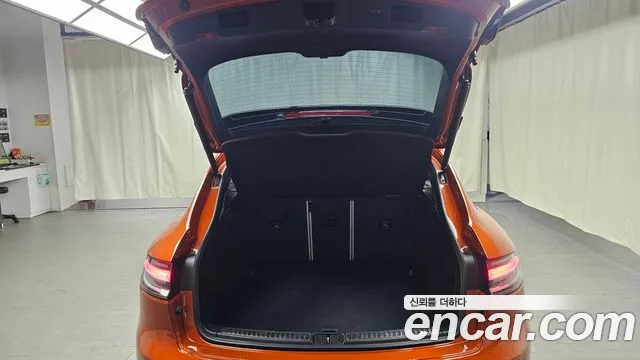 Porsche Macan — Фото автомобиля 24