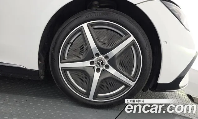 Mercedes-Benz EQE V295 — Фото автомобиля 6