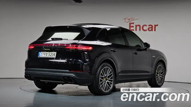 Фотография автомобиля — Porsche Cayenne PO536