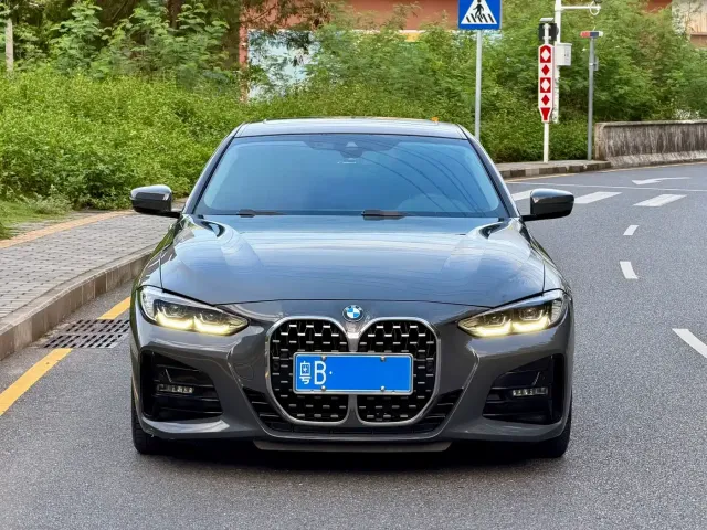 BMW BMW 4 Series 2022 425i M Sport Package — Фото автомобиля 2