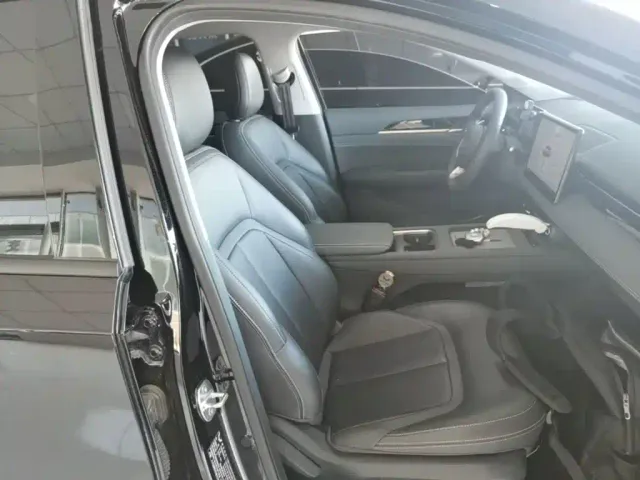 Wuling Starlight — Фото автомобиля 24