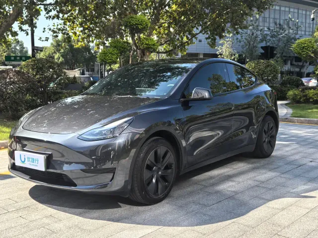 Фотография автомобиля — Tesla Model Y