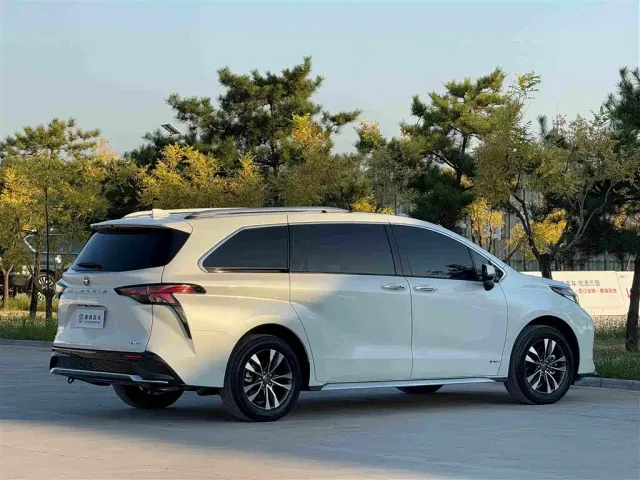 Toyota Granvia — Фото автомобиля 30