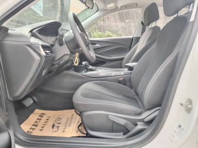 Buick Verano — Фото автомобиля 10