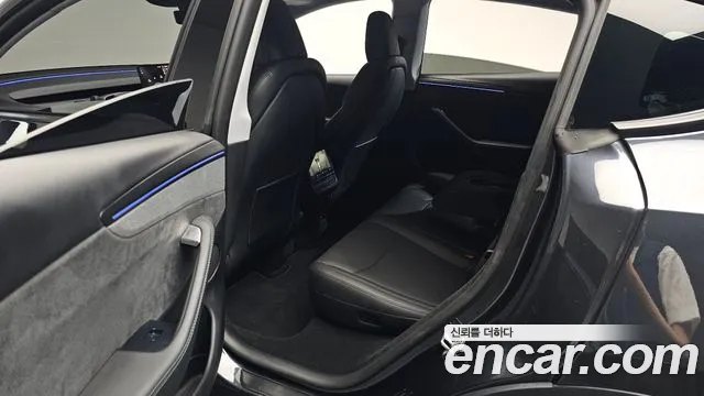 Tesla Model Y — Фото автомобиля 15