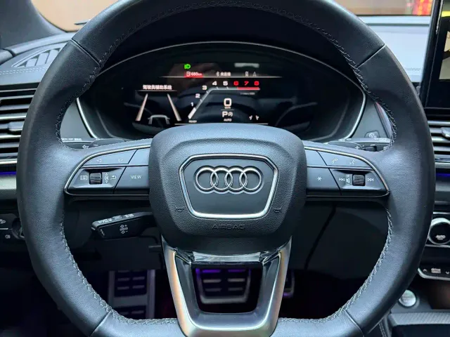 Audi Q5L — Фото автомобиля 9