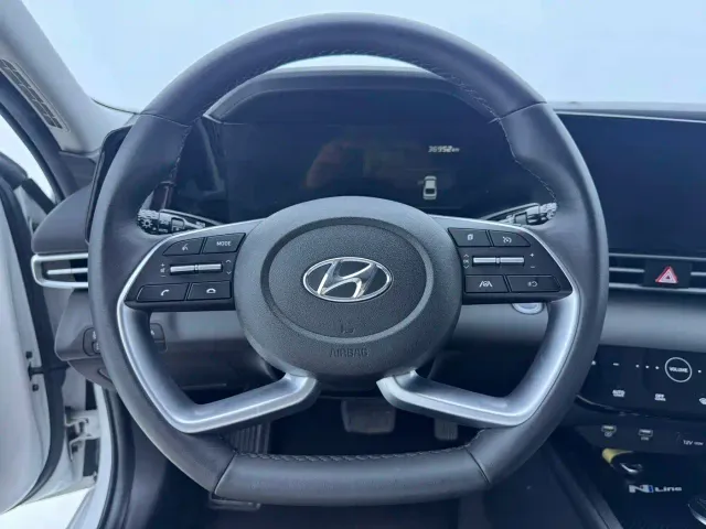 Hyundai Elantra — Фото автомобиля 12