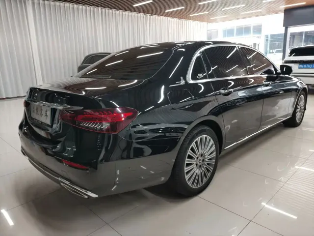 Mercedes-Benz E-Class — Фото автомобиля 9