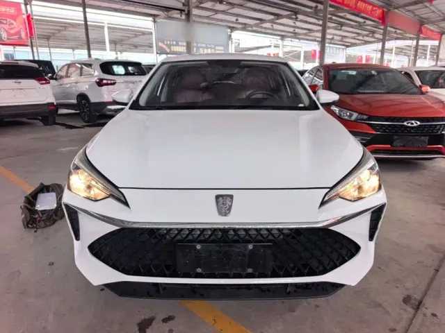 Roewe i5 — Фото автомобиля 2
