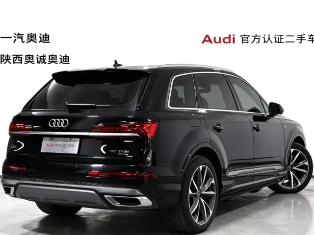 Audi Q7 — Фото автомобиля 4